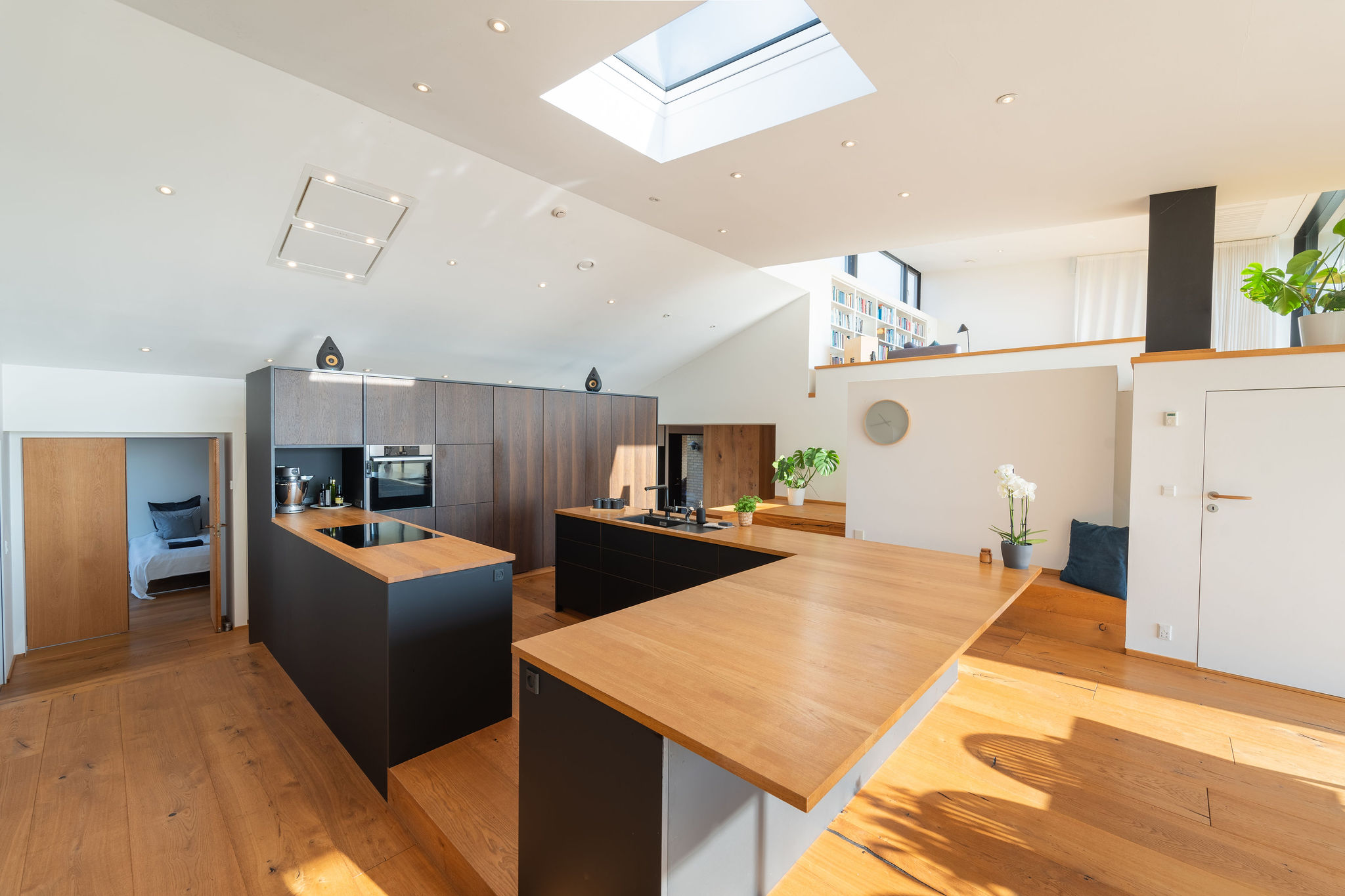 Perfekt til fremvisning af udlejningsboliger på Airbnb eller andre platforme. Fotograferet af Weigang Fotografi, ekspert i bolig- og interiørfotografering i København.